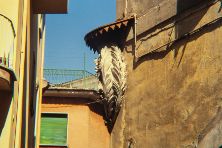 Madonna Di S. Agostino Dipinto Inserito Nell'edicola Cantonale In Stucco Palazzo D'Ascani Via Consolare 45 Particolare